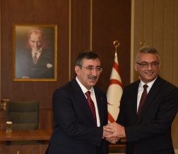 Cumhurbaşkanı Erhürman, Cevdet Yılmaz ile bir araya geldi