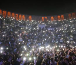 Genç oyuncular Aspendos Antik Tiyatrosu’nda sahne aldı