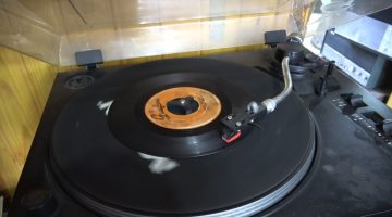 Nostaljik plaklara ilgi yeniden artıyor