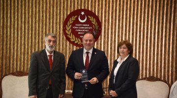 Meclis Başkanı Öztürkler Hamburg Türk Basın Birliği heyetini kabul etti