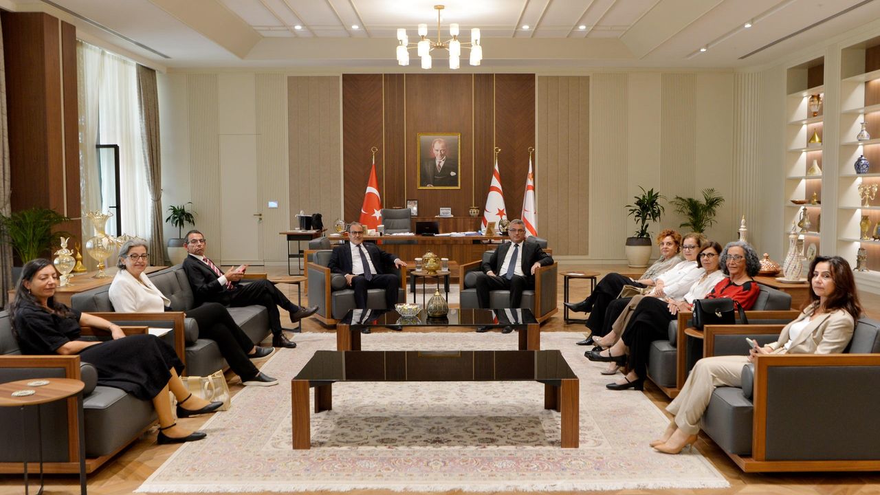 Erhürman, Kemal Saraçoğlu Lösemili Çocuklar ve Kanserle Savaş Vakfı heyetini kabul etti