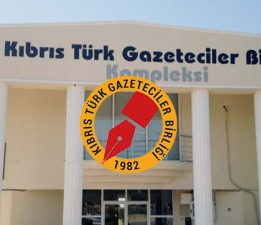 Gazeteciler Birliği: “Mahkemede görevini yapan bir basın mensubuna yönelik saldırı kabul edilemez”