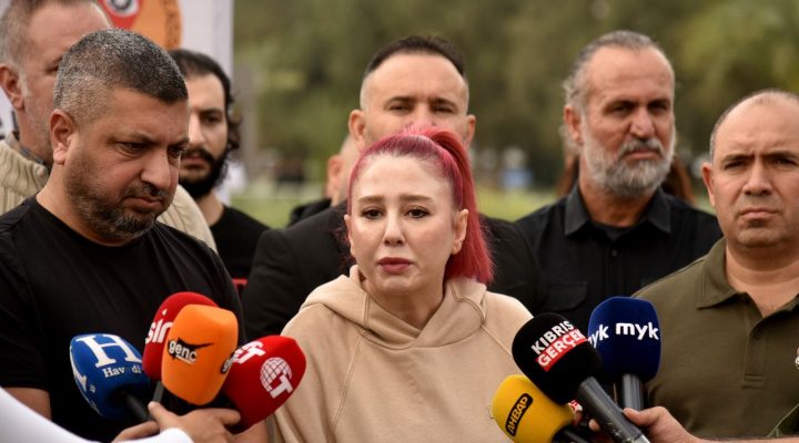 Gazeteci Pınar Barut tehdit edildiği gereçkesiyle eylem düzenledi