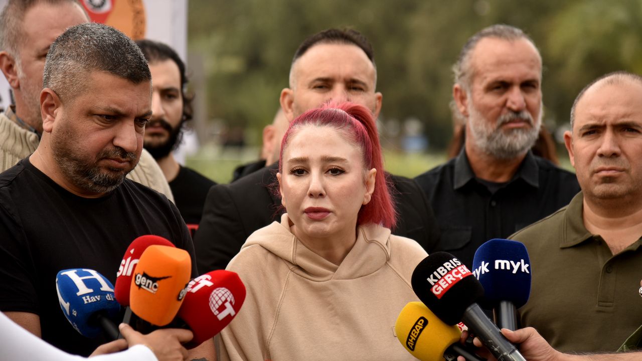 Gazeteci Pınar Barut tehdit edildiği gereçkesiyle eylem düzenledi