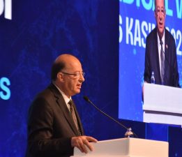 Dinçyürek, 11. Türk Tıp Dünyası Kurultayı’nda konuştu