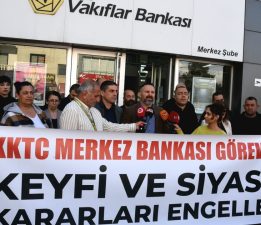 KTAMS, Vakıflar Bankası önünde basın açıklaması yaptı