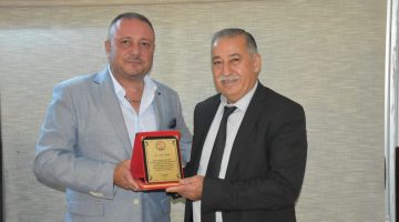 ADASEN’den 25 yılını dolduran kamu çalışanlarına plaket