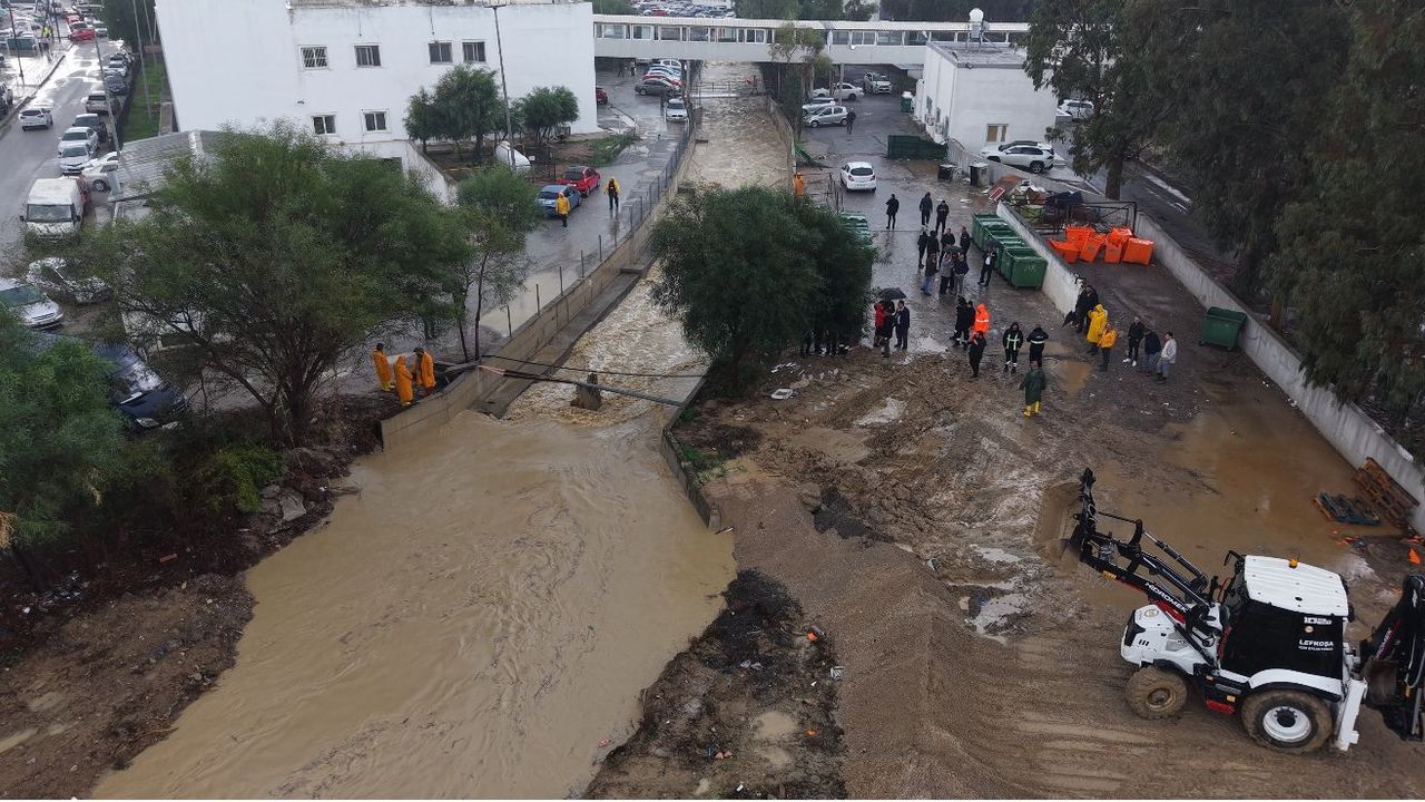 Bakanlar ve Sivil Savunma Başkanı Lefkoşa Devlet Hastanesi ve çevresinde incelemelerde bulundu