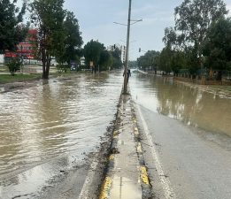 Türkeli ile Alayköy çemberleri arasında biriken su tahliye edildi, yol trafiğe açıldı