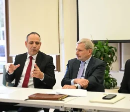 Harmancı AB’nin Özel Kıbrıs Temsilcisi Hahn ve Lefkoşa Rum Belediye Başkanı Prountzos ile görüştü