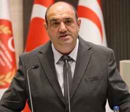 “Hükümet, gözünü çalışanların maaşına dikti”