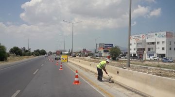 Düzova Kavşağı ile Yonca Kavşağı arasındaki refüj çevresi temizlenecek