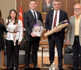 Erhürman, İskele Esnaf ve Zanaatkârlar Birliği’ni kabul etti