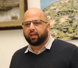 “En öncelikli görev hükümetten kurtulmaktır”
