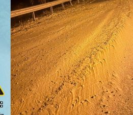 Girne-Değirmenlik anayolunda toprak kayması ve sis