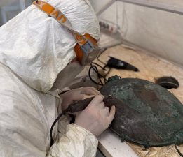 Tarihi eserlere laboratuvarlarda hayat veriliyor