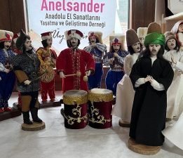 Kitre bebek sanatıyla Türkiye’nin ‘yaşayan hazinesi’ oldu