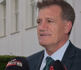 Arıklı: “Dr. Fazıl Küçük’ün bıraktığı miras, özgürlük, eşitlik ve bağımsızlık idealidir”