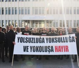Kamuda yetkili beş sendika, Başbakanlık önünde ateş yaktı