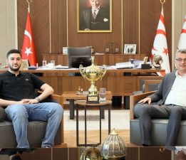 Erhürman, Kıbrıslı Türk milli bilardocu Mustafa Alnar’ı kabul etti