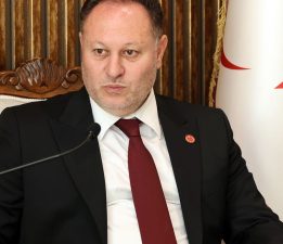 Öztürkler: “AB dönem başkanlığı açılışı, adadaki ayrımcılığın en güncel örneğidir”