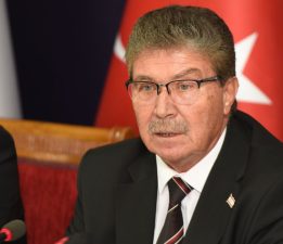 Başbakan Üstel’den DAÜ VYK atamaları konusunda açıklama