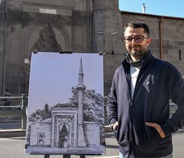 Üçüncü kuşak ressam Kayseri’nin tarihini tuvale işliyor
