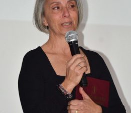 “Seni çok seviyoruz anneciğim”