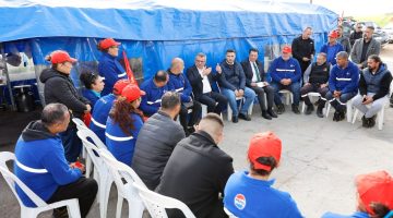 Erhürman, grevdeki Ektam Kıbrıs Ltd. çalışanlarını ziyaret etti