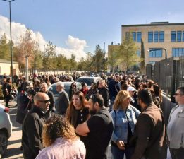 Eylemciler, Fiber optik protokolüne karşı Meclis önünde toplandı