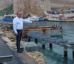 Girne Antik Limanı’nda ahşap iskele yenileniyor
