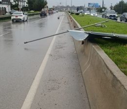 Polis İskele bölgesindeki sürücüleri olumsuz hava koşullarına karşı uyardı