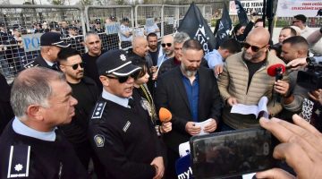 Sendikalar, grev erteleme kararını tanımayacaklarını açıkladı