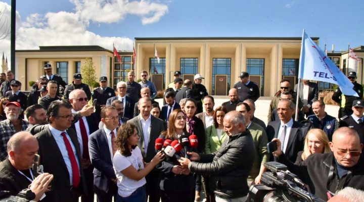 Fiber Optik Protokolü’ne Meclis önünde sendikalar tepkilerini ortaya koydu