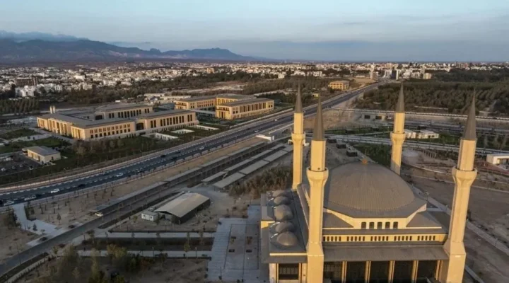 Yapımı tamamlanan Millet Camisi ramazana hazır