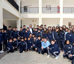 Cumhurbaşkanı Erhürman, Dipkarpaz Rum Ortaokulu ve Dipkarpaz Recep Tayyip Erdoğan Ortaokulu’nu ziyaret etti