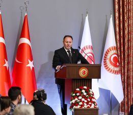 Öztürkler: “KKTC asla yalnız değildir”