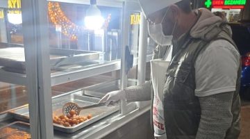 Gazimağusa Belediyesi seyyar tezgâhlarda lokma üretimi ve satışı yapan esnafı denetledi
