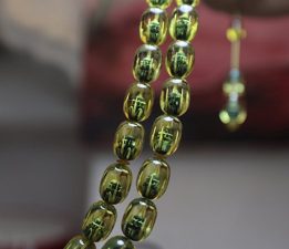 Mardinli minyatür sanatçısı, tespih tanelerinin içine tarihi camileri işliyor