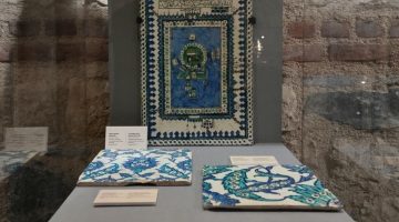 Bakan Ersoy müjdeyi verdi: Çalınan 2 İznik çinisi Türkiye’ye iade edildi