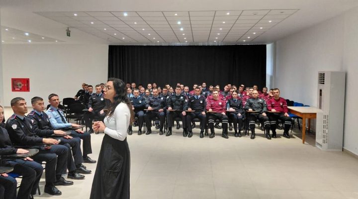 Polis Okulu öğrencileri ilik donörü olmak için örnek verdi