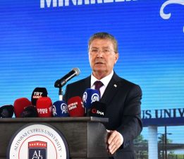 Üstel “KKTC, yalnızca turizm adası değil, bölgesel bir yükseköğretim merkezi”