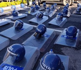 Meclis önünde geniş güvenlik önlemleri