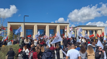 Sendikalar genel grev kararını askıya aldı