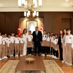 23 Nisan Ulusal Egemenlik ve Çocuk Bayramı... Öztürkler, makamını Şht. Yalçın İlkokulu öğrencisi Rana Dalay'a devretti