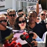 Kıbrıs Türk Taksici Dernekleri Federasyonu, Bayındırlık ve Ulaştırma Bakanlığı önünde eylem yaptı