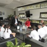 23 Nisan İlkokulu öğrencileri Girne Belediye Başkanı Şenkul’u ziyaret etti