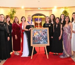 Abiye defilesinde barış mesajları