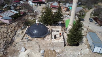 Darende’de deprem izleri siliniyor: Tarihi camiler aslına uygun şekilde yenileniyor