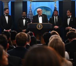 AB ve NATO’dan Beyaz Saray Muhabirleri Derneği yemeğindeki silahlı saldırıya tepki